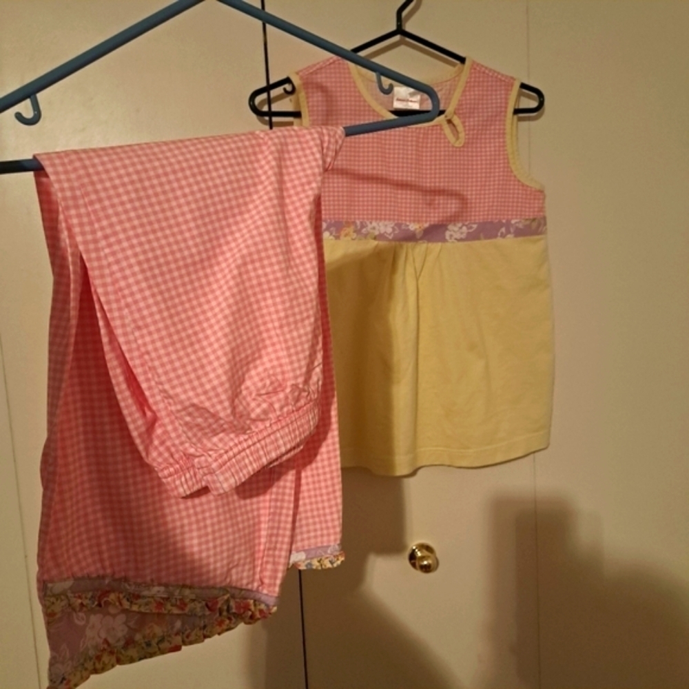 Hanna Andersson girls size 140 or 10 matching top & capri set